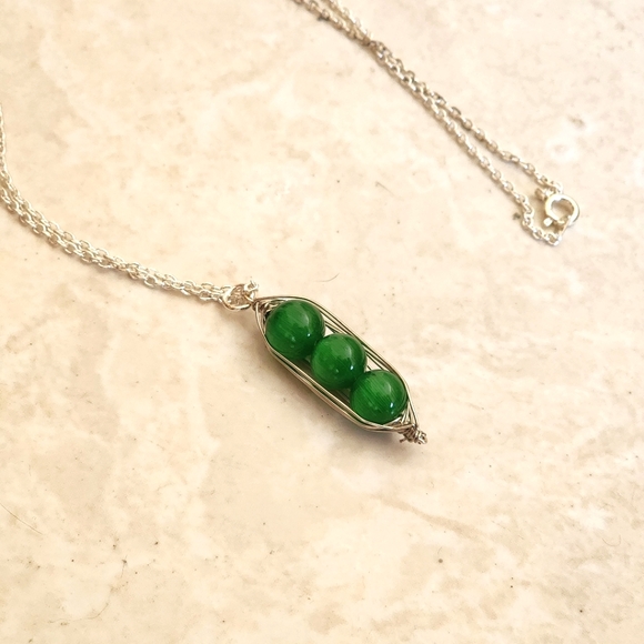 3 Peas in a Pod Friendship Necklace - Silver - Picture 3 of 5